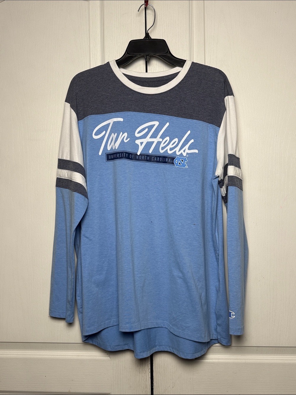 Champion Women’s Carolina Blue, Navy & White Tar Heels Long Sleeve Tee Size XL